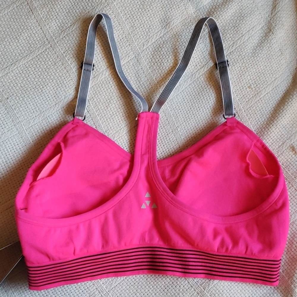 Balanced Tech Sports Bra - Picture 2 of 3